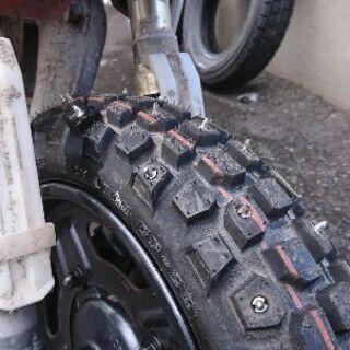 KAWASAKI　KSR80　２スト　６速　タイヤホイール３セット付き　スパイクタイヤ　冬も楽しいです！ KAWASAKI KSR80 2スト 6速 タイヤホイール3セット付き スパイク