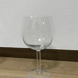 ワイングラス3つ