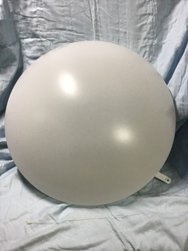 中古　シーリングライト　紐有り。リモコン無し。