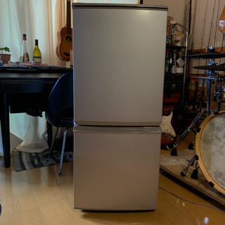 シャープ製　137ℓ 冷蔵庫　左右開き変更可能