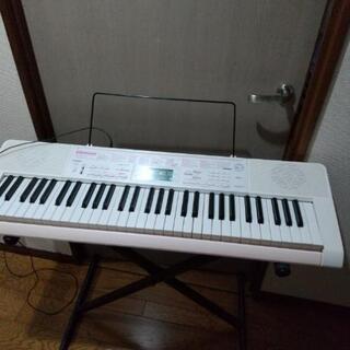 台付説明書付カシオ　LK123 光ナビゲーション 電子キーボード 電子ピアノ