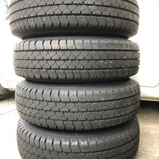 195/80R15 107/105L LT 6穴ホイール付き 極上です