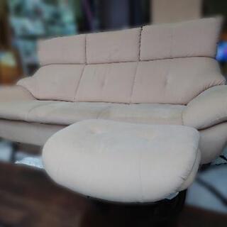 カリモク家具　ソファー　ペットに強いラムース素材　