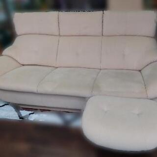 カリモク家具　ソファー　ペットに強いラムース素材
