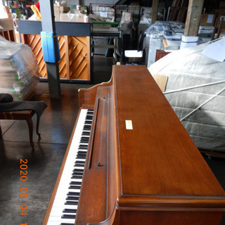 アップライトピアノ　かなり使用感あります