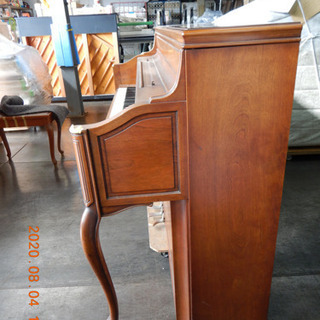 アップライトピアノ　かなり使用感あります