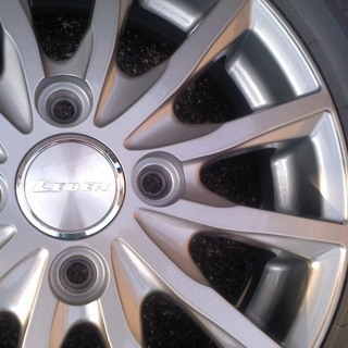 　美品！　綺麗！　使用期間１ヶ月　LEBENアルミ＋ブリジストンタイヤ　ばり山以上　今年のタイヤ