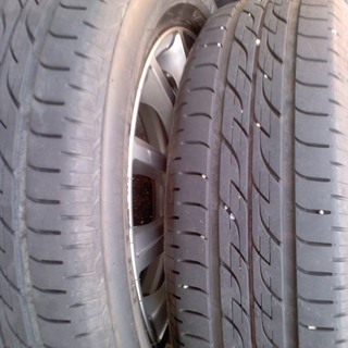 　美品！　綺麗！　使用期間１ヶ月　LEBENアルミ＋ブリジストンタイヤ　ばり山以上　今年のタイヤ