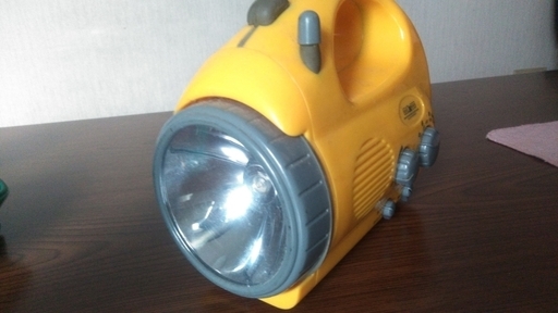 ラジオ付き懐中電灯