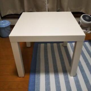 イケアのテーブル(白)
