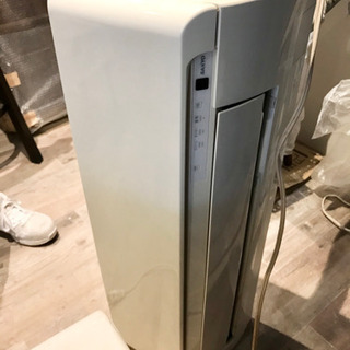 SANYO 【年式の割にきれいです！】ルームエアコン2009年製
