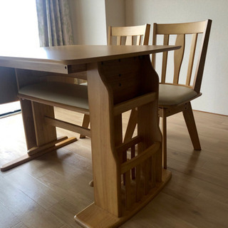 【IKEA】伸縮性ダイニングテーブル IKEA⭐️伸縮式 ダイニングテーブル