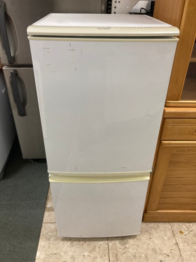 2011年製 SHARP 137L ファン式2ドア冷蔵庫 SJ-UT14-W 除菌クリーナー付 ドアの開き方向を変えられる人気機種