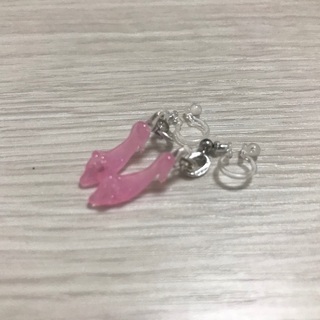 【ネット決済・配送可】ピンクのガラスの靴のイヤリング☆世界に一つ...