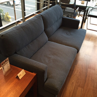 目黒の家具屋で購入した3人掛けソファ