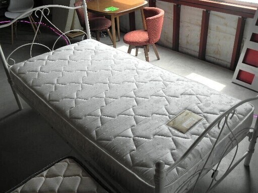 シングルベッド 姫系 マットレス付き ベッド メタルフレーム ホワイト ベット 苫小牧西店