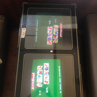 テーブルゲームの花札とポーカー。