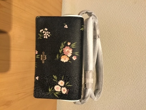 新品！定価43000円★コーチ　フラワーモチーフ　ショルダーバッグ