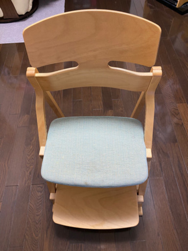 アップライトチェア　木製　キッズ　姿勢が良くなる　椅子　高さ調節可能