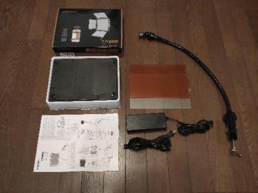 [ほぼ新品]Yongnuo YN-900(5500k)照明\u0026サンワサプライカメラアーム クランプ式CR-LACAM2 セット