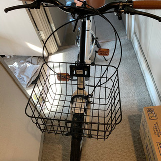 ただいまお取引中です。折りたたみ自転車 20インチ ホワイトパール 