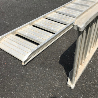 軽トラの荷台に乗ります！アルミブリッジ　180cm×35cm 積載500kg 軽トラの荷台に乗ります！アルミブリッジ 180cm×35cm 積載500kg