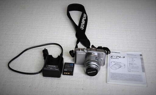 ★OLYMPUS PEN Lite E-PL-3型[ｵｰﾙ金属製ｼﾙﾊﾞｰ色](美品)