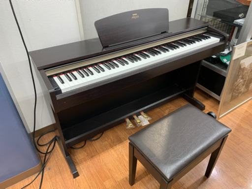 2012年製YAMAHAイス付きの電子ピアノです♪♪