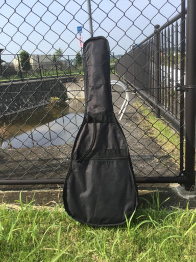 S.yairiのミニギターです、ヤイリは音が良いですよ❣️