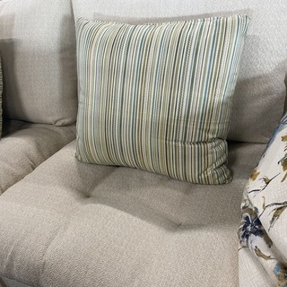 新品！超高額ソファー！20万円します！を10万円で販売します！羽毛はいってます！