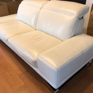 【熊本市送料無料】IDC大塚家具 高級家具 Domicilドミシール 白ソファ3人掛け本革 座り心地抜群‼️