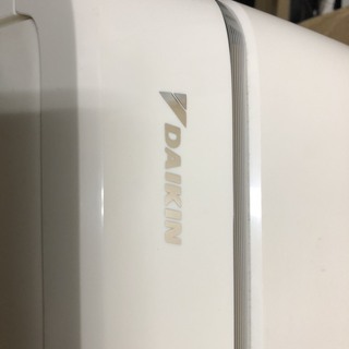 ☆中古 激安！！ 大阪取引限定☆　※保証期間3ヶ月　使用期間1年弱　ダイキン　ルームエアコン　2.2ｋｗ　6-8畳　AN22VES-W形　2018年製　DH004　￥29,800！！