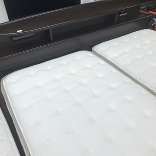 クイーンベッド マットレス付き