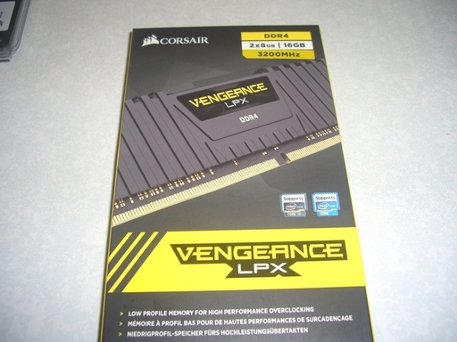 CORSAIR　DDR4-3200Mhz　2ｘ8GB