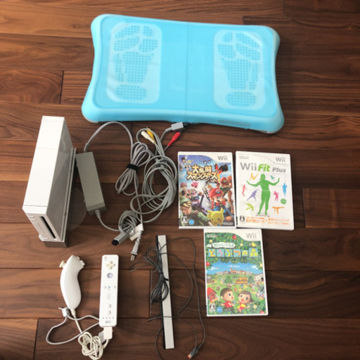 wii Wiifit ソフト三点付き　すぐ遊べる豪華セット