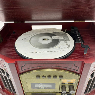 レトロ風レコードプレーヤーCD付きコンポ　飾って目を引きます。