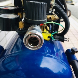 アネスト岩田 FX9731 オイルフリー静音エアコンプレッサー【リライズ