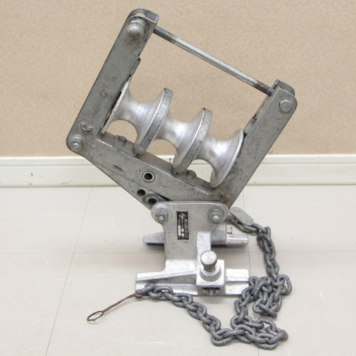 ケーブル布設工事用機材 金車 3連 朝日金属精工③ (HD766wY)