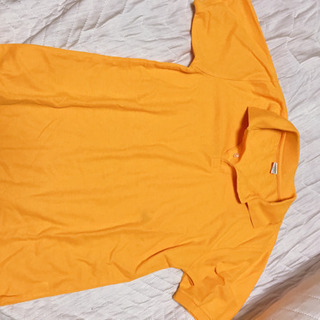 オレンジポロシャツ