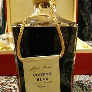 マーテル　コルドンブルー　バカラクリスタル　700ml　替栓付き　化粧箱入り