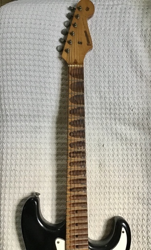 フェルナンデス ザ・リバイバル スキャロップストラト