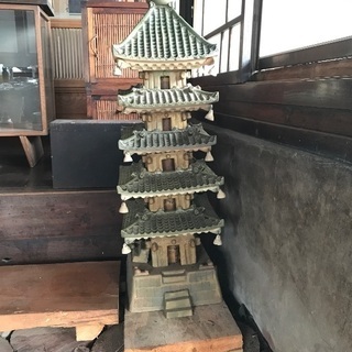 陶器製の五重の塔