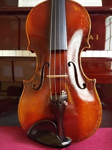 大きめの音で響く◇チェコスロヴァキア製の 4／4◇