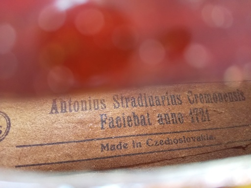 大きめの音で響く◇チェコスロヴァキア製の 4／4◇