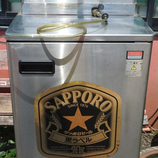 東芝　生ビールディスペンサー／サーバー兼樽用冷蔵庫　ＤＢＦ-１ＫＲ形