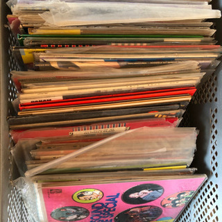旧懐かしいレコード　約60枚くらいあります。