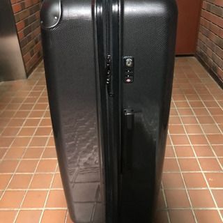 【お取引中】大きいサイズのでスーツケース差し上げます。