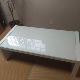 IKEA ガラスローテーブル