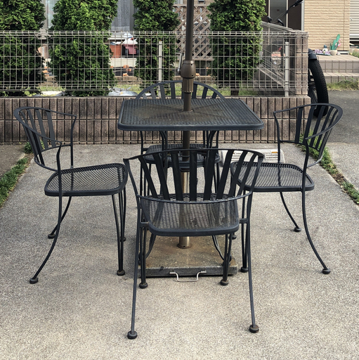 屋外用テーブルと椅子のセット　コストコ