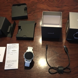 ガーミン・Garmin FENIX 5S ホワイト (日本版) おまけ付